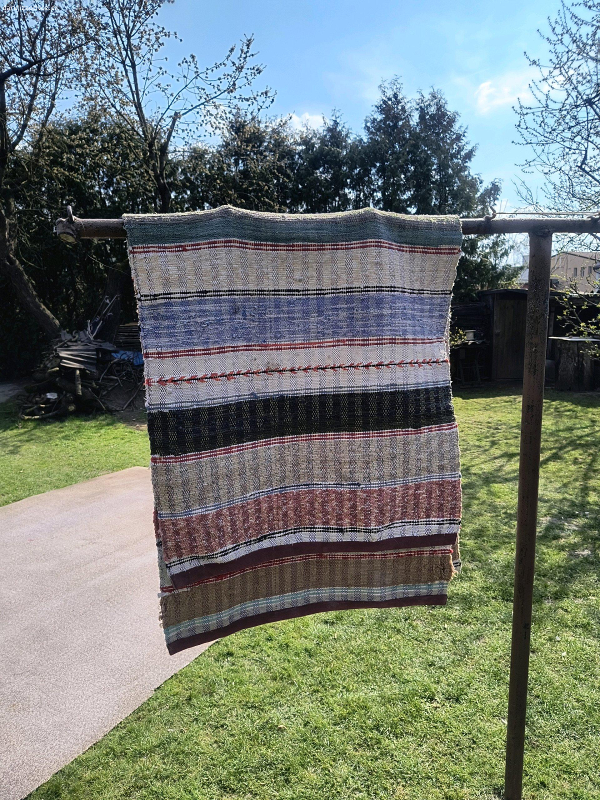 Daruji koberec za odvoz.. Daruji koberec za odvoz. Byl v kuchyni u linky.
V pěkném stavu.

Pouze osobní odběr v Českem Meziříčí.