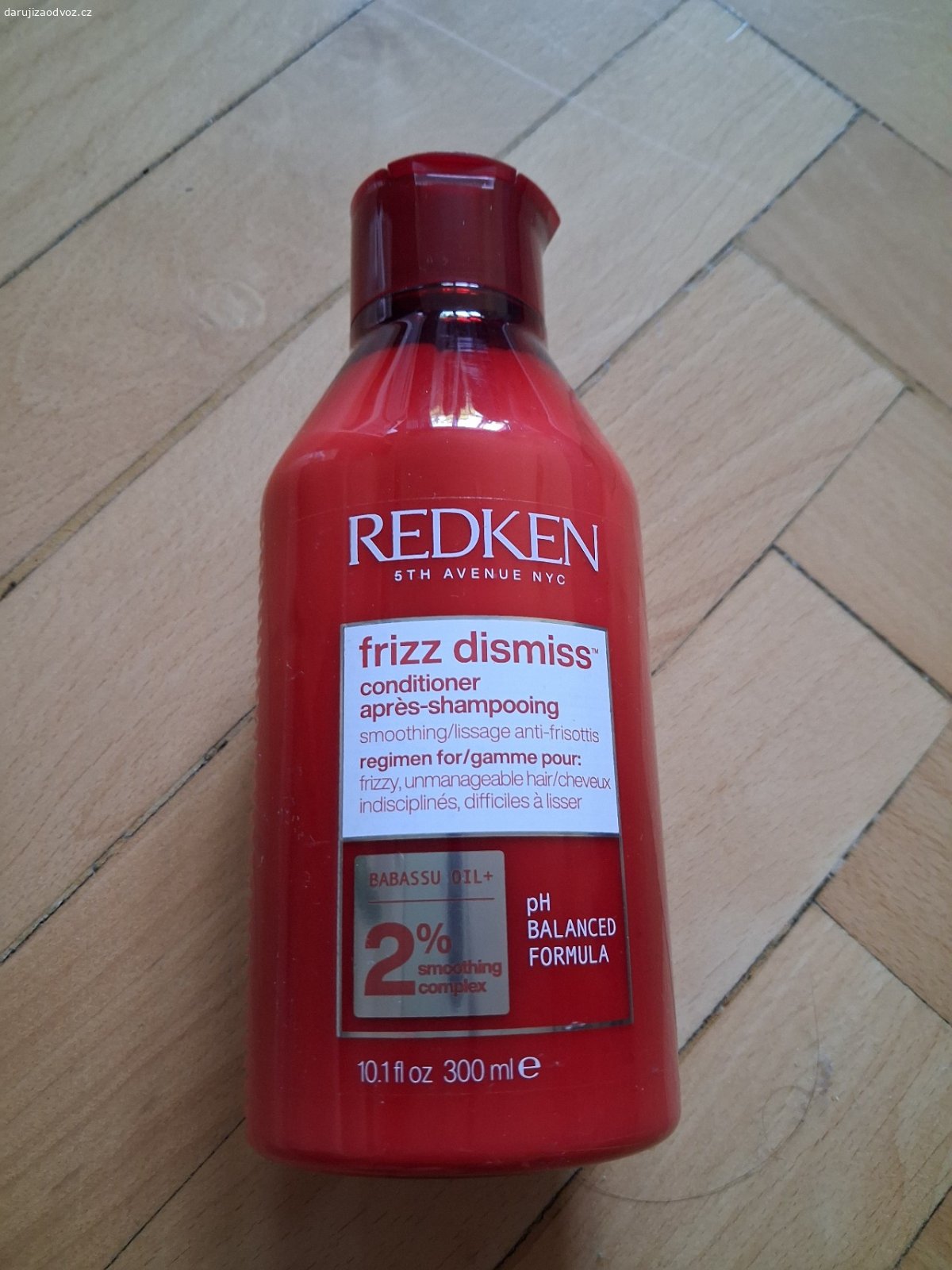 Daruji kondicionér Redken. Daruji kondicionér Redken Frizz Dismiss, nepoužitý. Chybná koupě namísto šampónu. Možnost osobního předání na Praze 6 Petřinách nebo zaslání Zásilkovnou za poštovné.