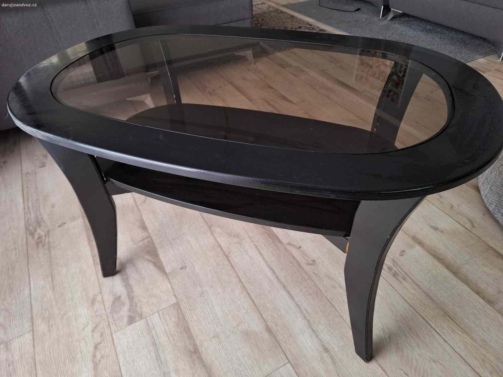 Daruji konferenční stolek černý se skleněnou výpln. Rozměry : 110x70cm, výška 63cm
