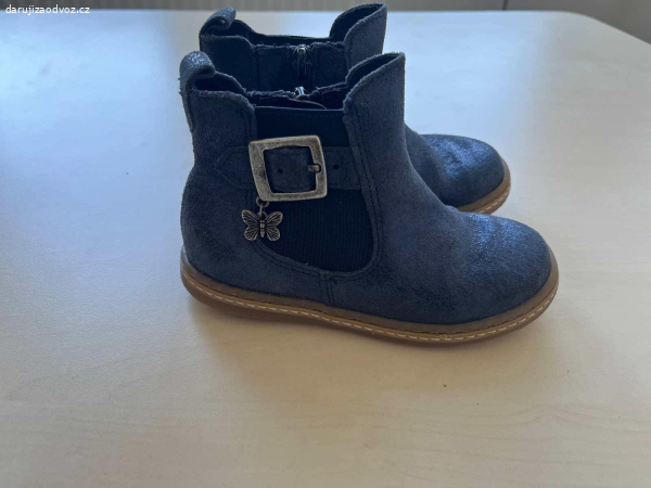 Daruji kotnikove boty modre vel.25,5