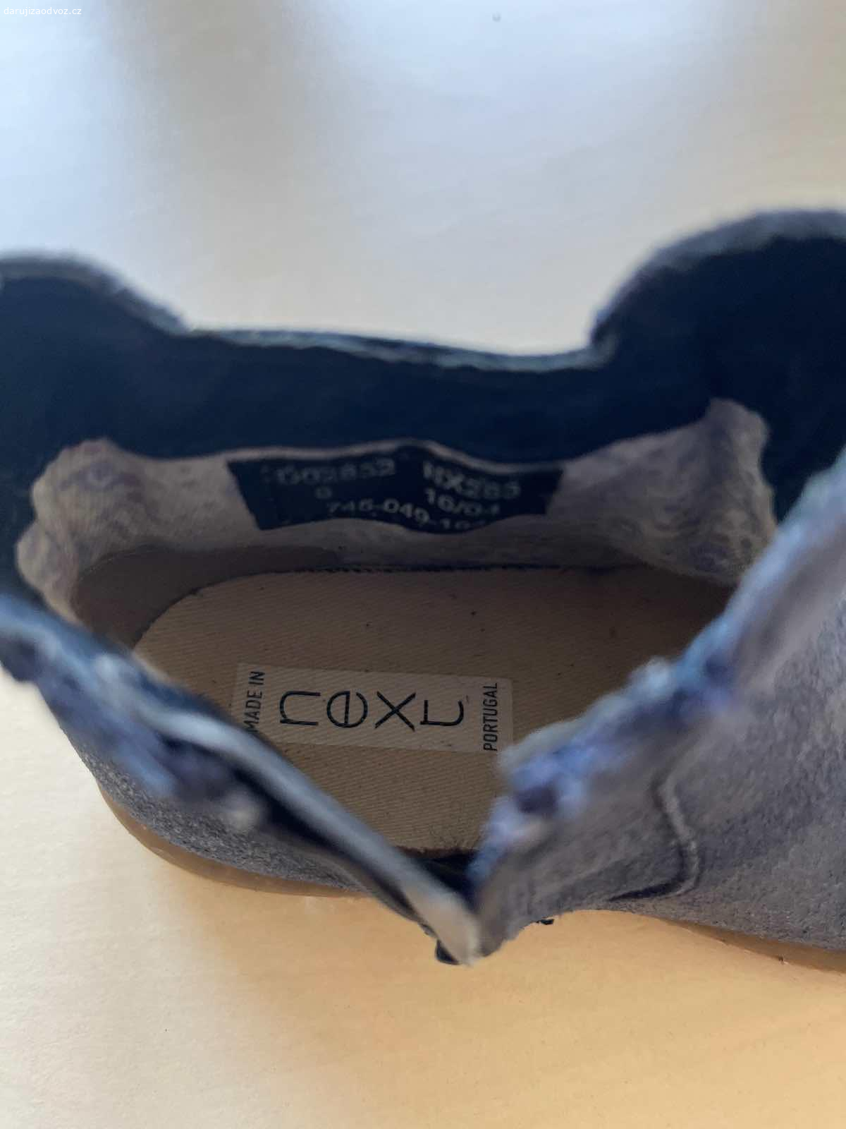 Daruji kotnikove boty modre vel.25,5. Midre kozene kotnikove boty. Nezateplene. Mohu i zadlat.
J vyzvednuti po -ct 9-16 hod Michle