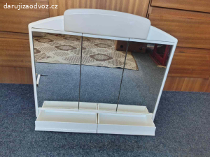 Daruji koupelnovou skříňku