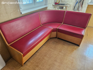Daruji koženkovou rohovou lavici