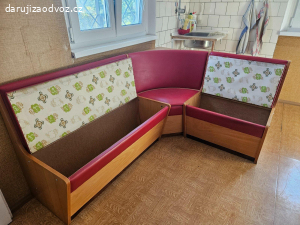 Daruji koženkovou rohovou lavici
