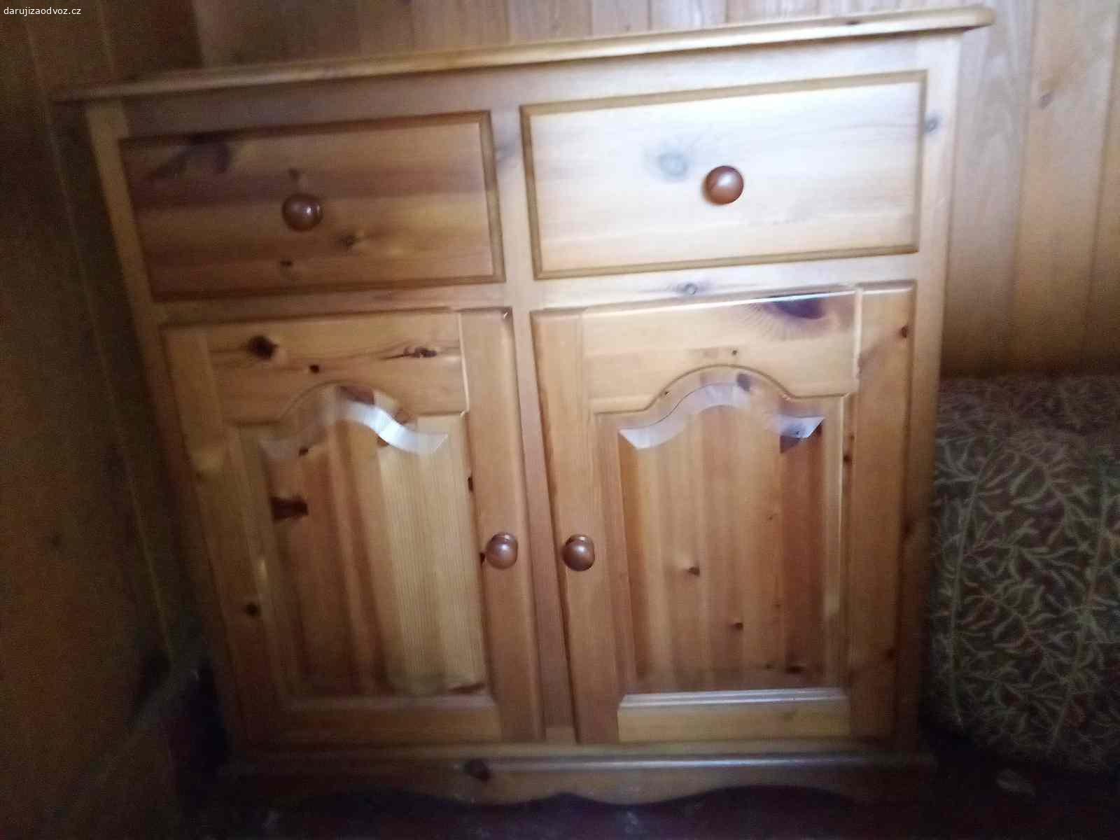 Daruji kuchyň a komodu. Spěchá. Stav viz foto.