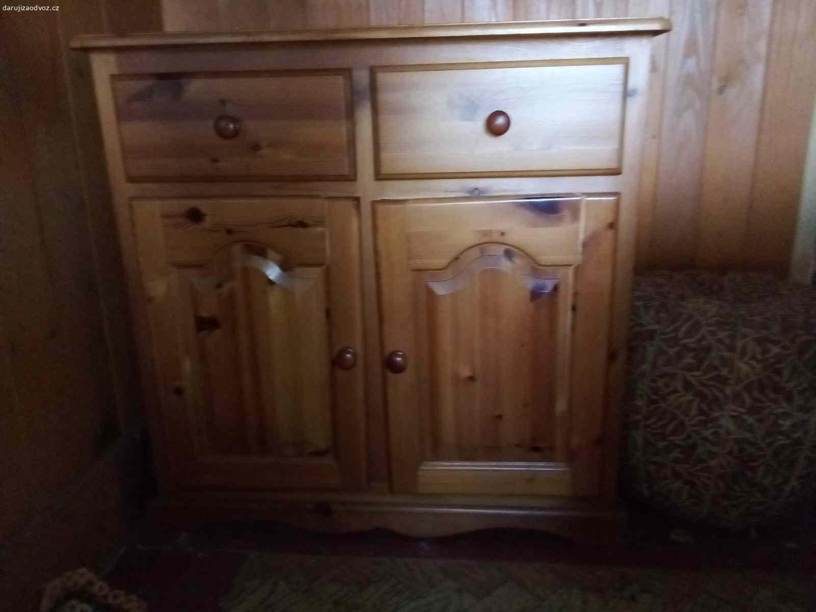 Daruji kuchyň a komodu. Spěchá. Stav viz foto.