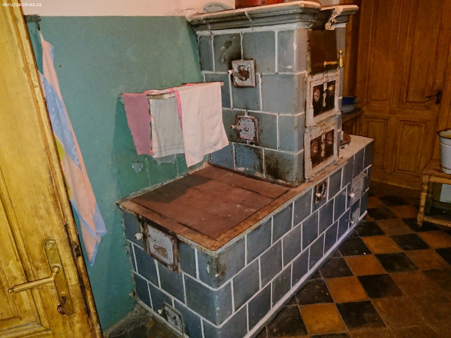 Daruji kuchyňská kachlová kamna