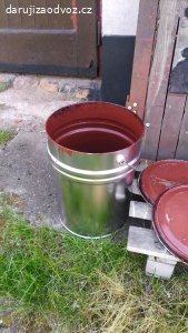 Daruji kýble od barev .
