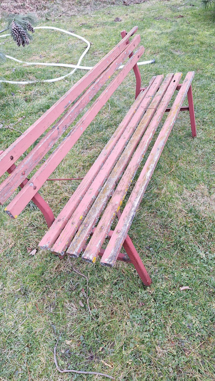 Daruji lavičku nutná oprava. starší používaná