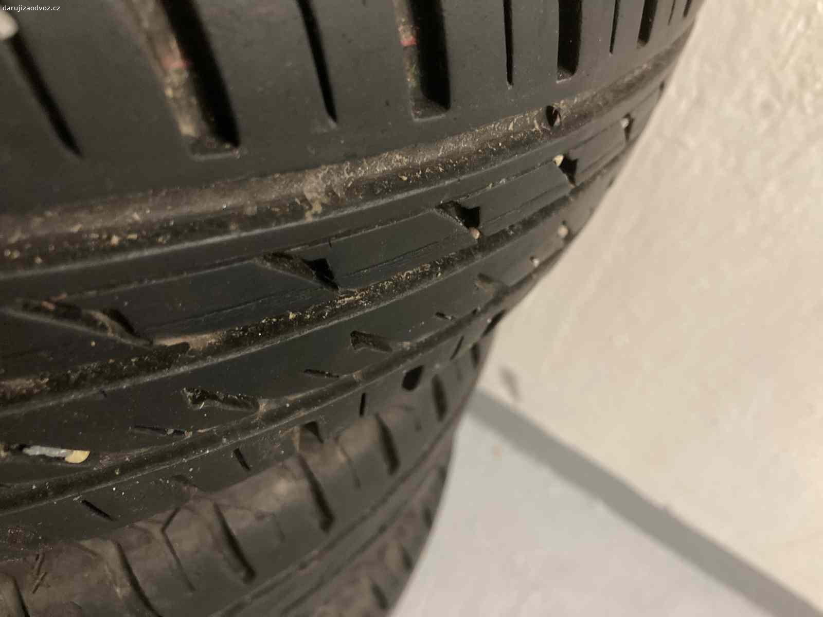 Daruji letní pneu NISSAN MICRA. Zdravím! 

Z důvodu likvidace Micry daruji letní pneu (155/70 R13). Vzorek je ve velmi dobrém stavu. Přidám i rezervu. 

Pouze osobní odběr. V případě zájmu prosím volat (příp. pište SMS/SZ). Díky.