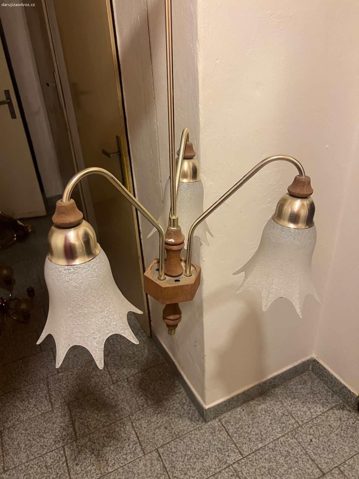 Daruji Lustr. DÉLKA VČETNĚ TYČE CCA 1 METR