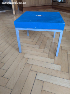 Daruji malý stoleček/stoličku