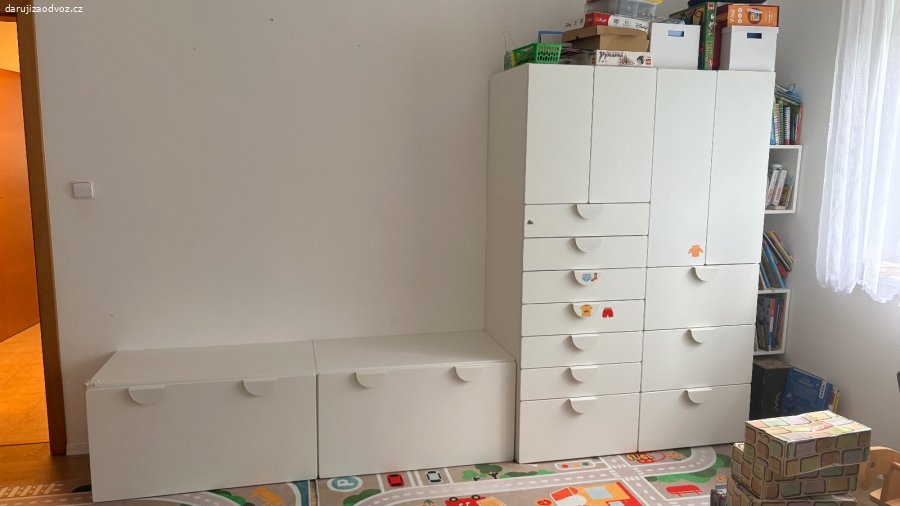 Rezervace ! Daruji nabytek IKEA Smastad