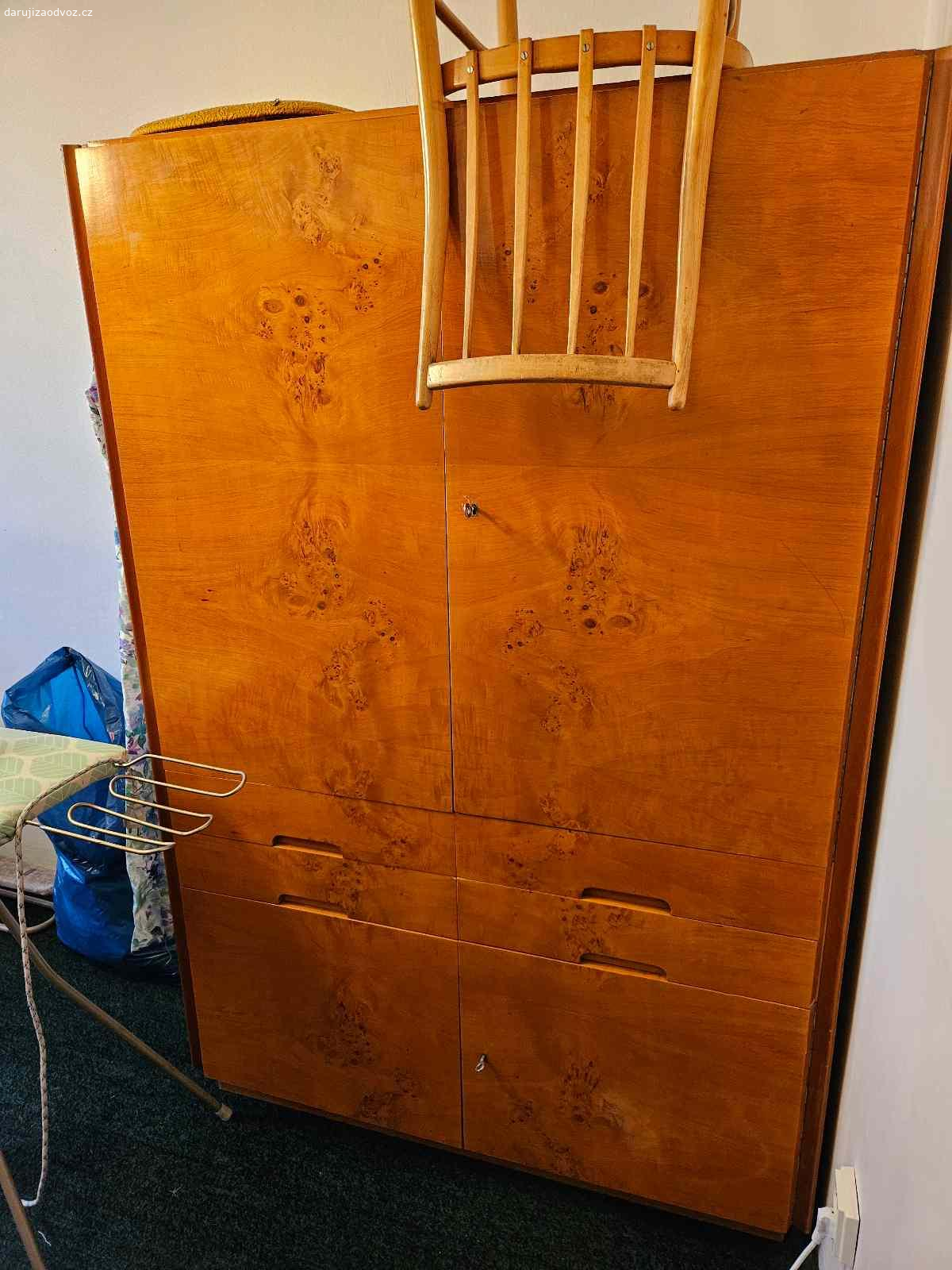 Daruji nábytek. Daruji