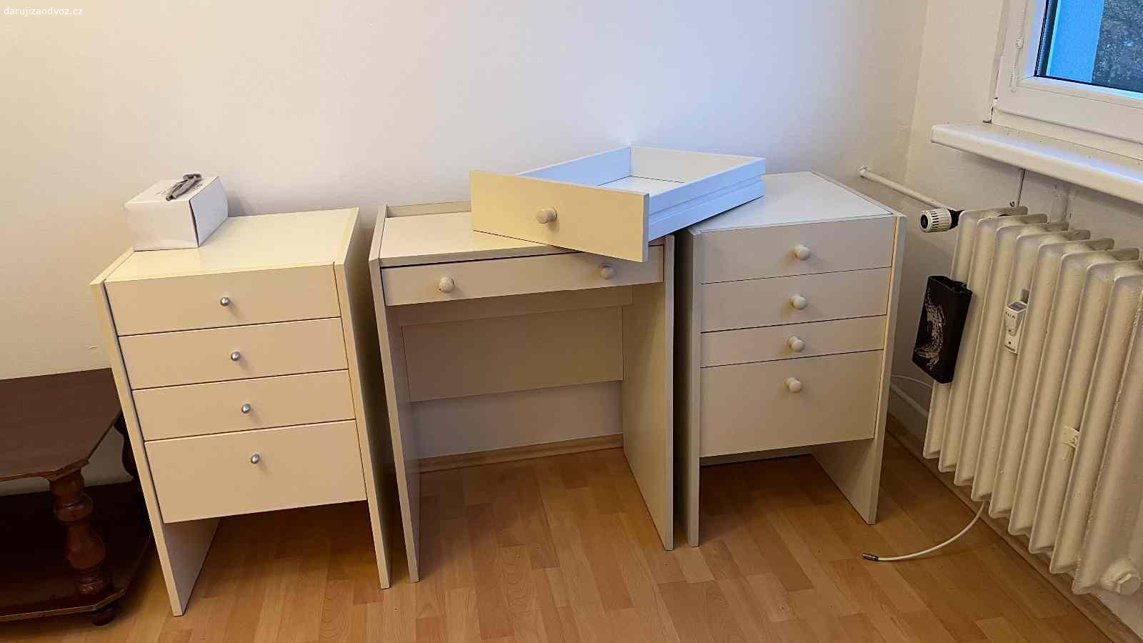 Daruji nábytek. Dobrý den, daruji různý nábytek viz.fotky v dobrém stavu. Důvod prodeje je nutný rychlý prodej bytu, ve kterém se nábytek nachází.
