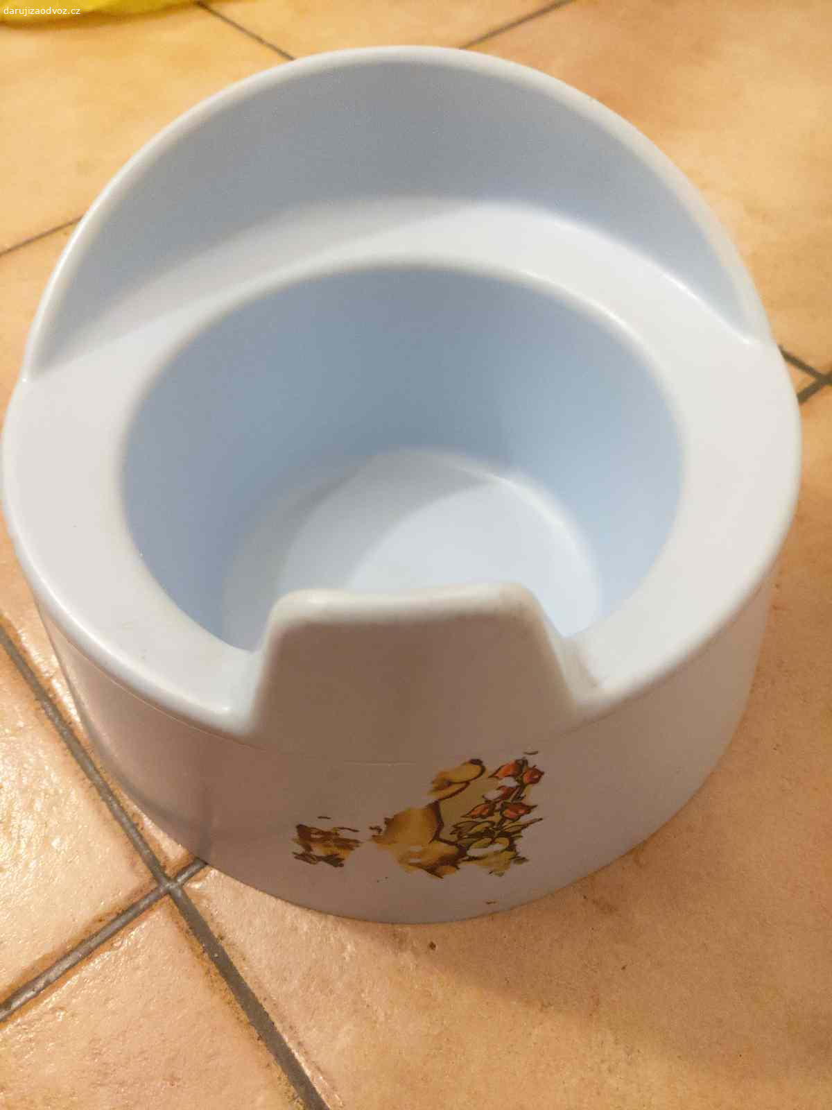 Daruji nočník. Daruji za odvoz starý nočník, předání v Brně