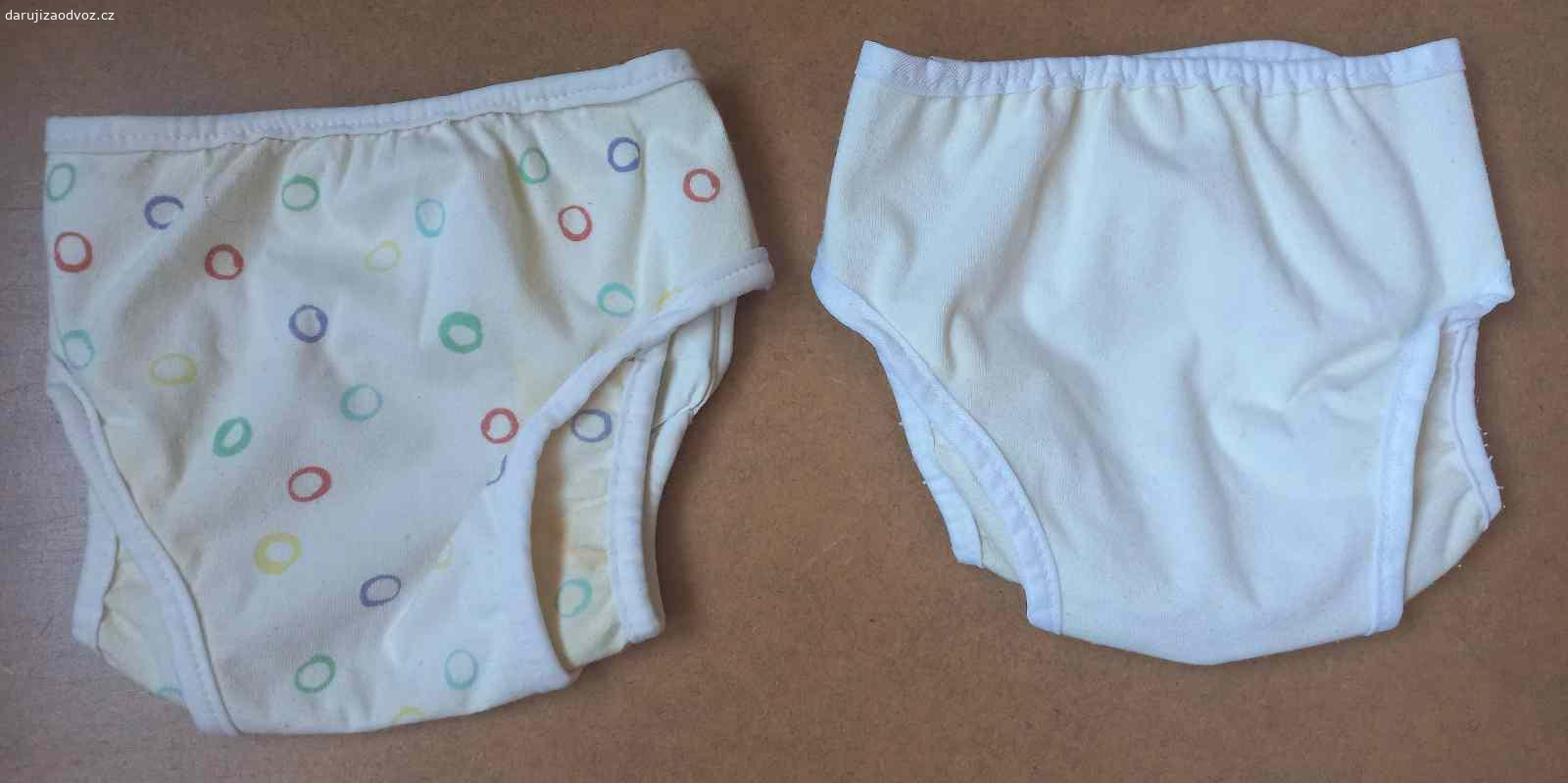 Daruji novorozenecké svrchní pleny. Daruji 2 kusy novorozeneckých (do 5 kg) svrchních plen značky Bambino mio.