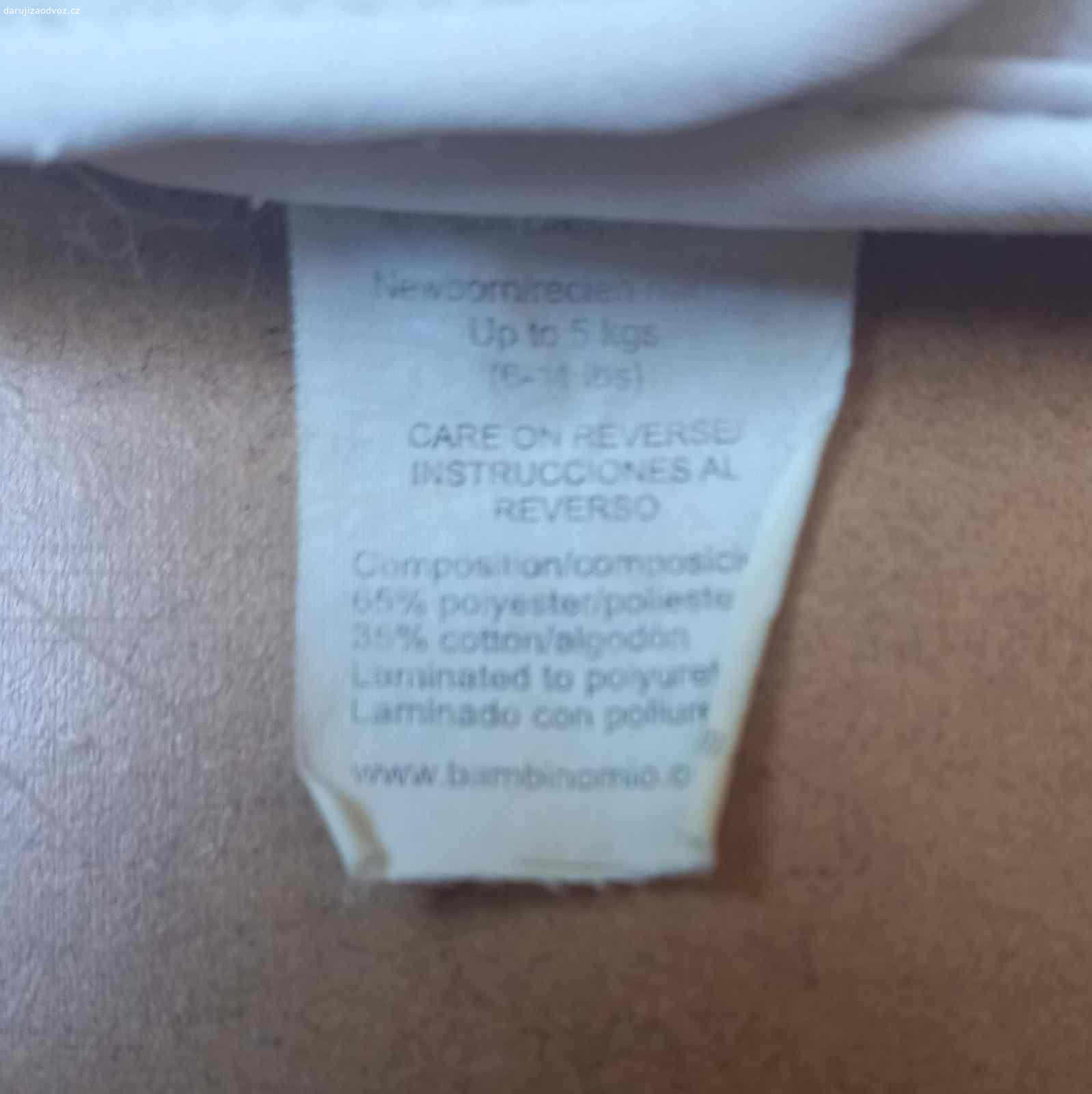 Daruji novorozenecké svrchní pleny. Daruji 2 kusy novorozeneckých (do 5 kg) svrchních plen značky Bambino mio.