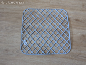 Daruji novou podlozku do drezu