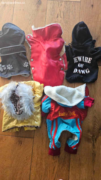 Daruji oblečení, česání a tašku na převoz