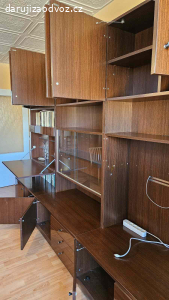 Daruji obývací stěnu