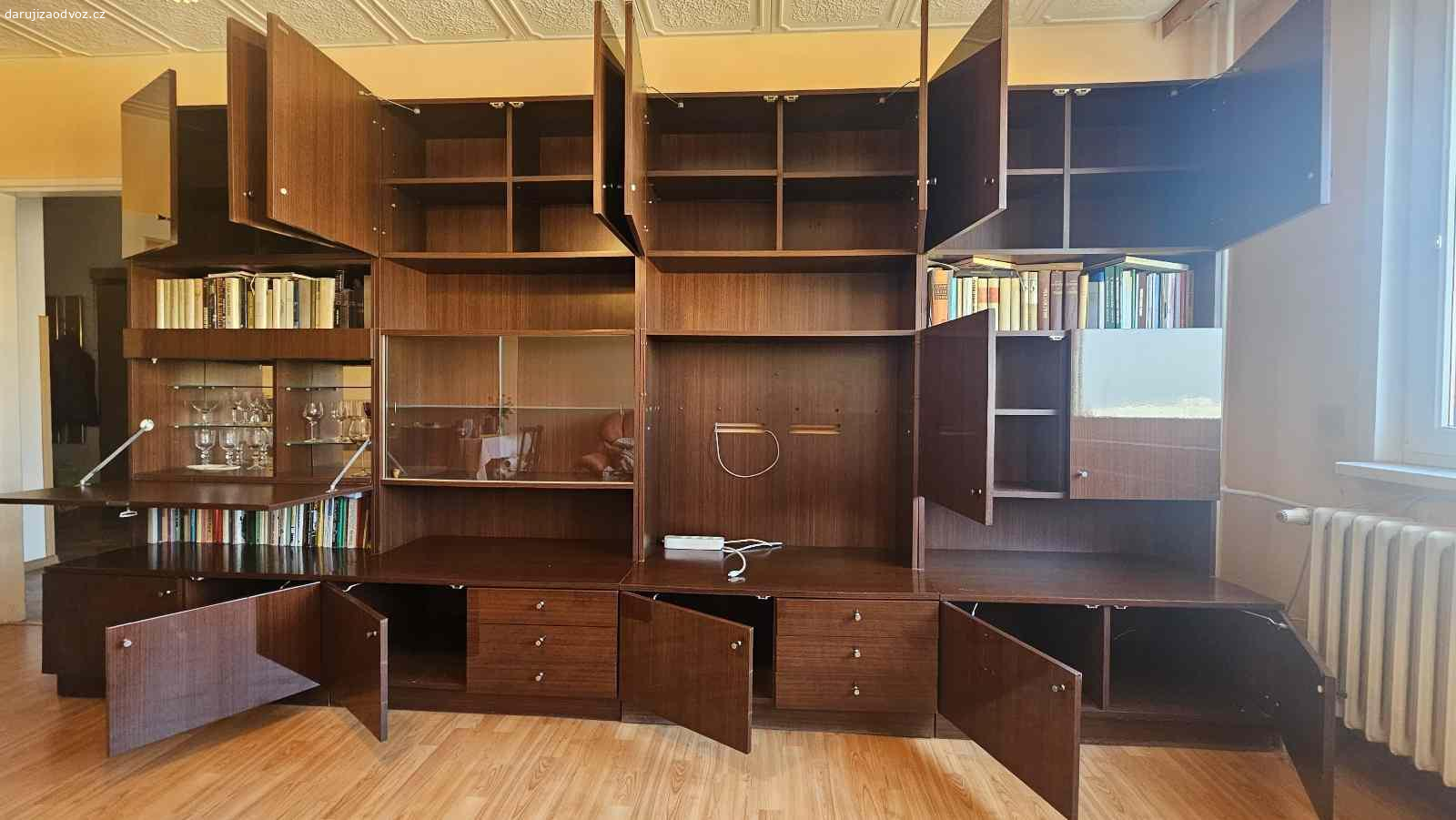 Daruji obývací stěnu. Daruji obývací stěnu za odvoz