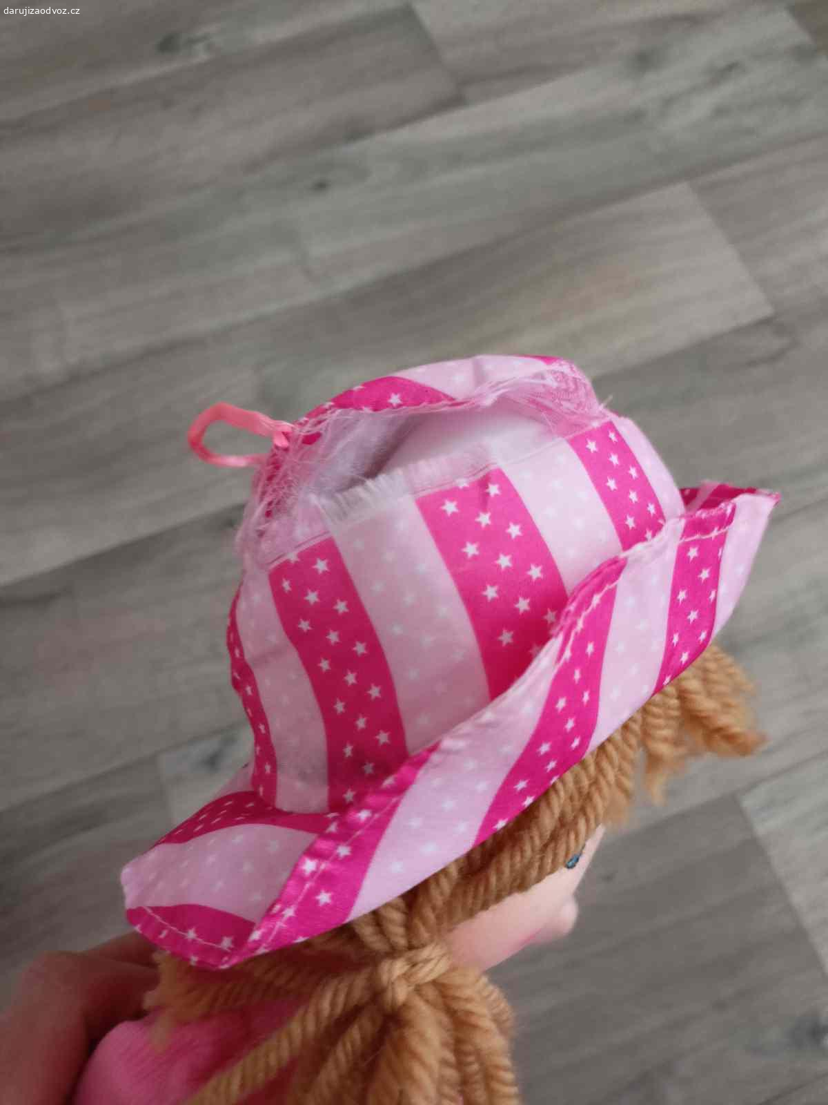 Daruji panenku. Je natržená, viz foto