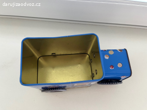 Daruji plechovou krabicku na susenky
