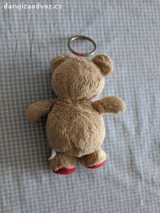 Daruji plyšového medvěda - přívěšek na klíče