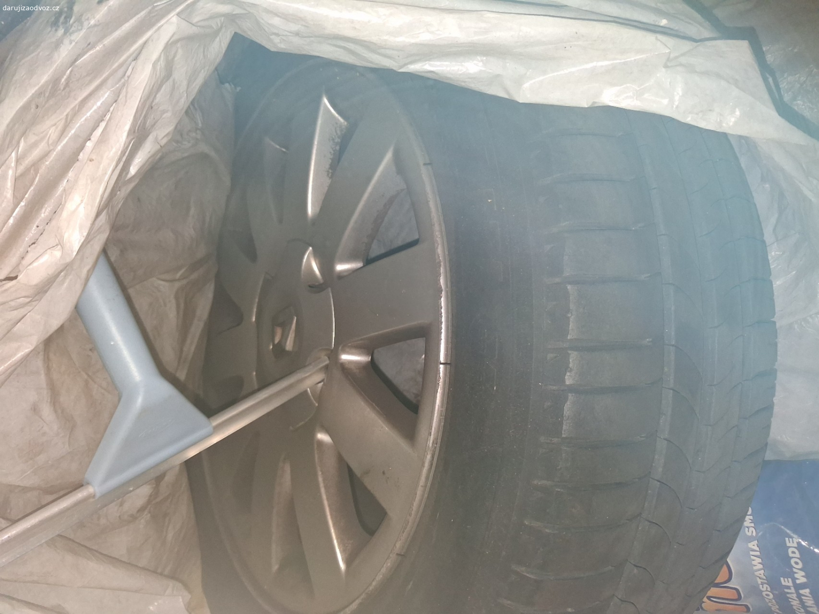 daruji pneumatiky. daruji pneumatiky na Renault Laguna