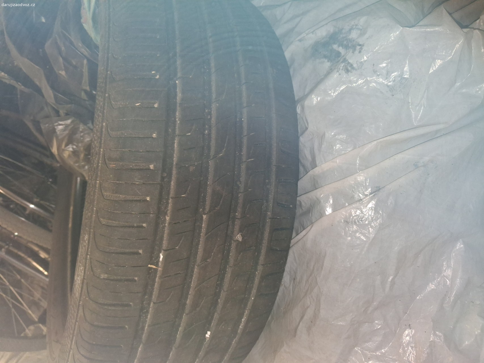 daruji pneumatiky. daruji pneumatiky na Renault Laguna