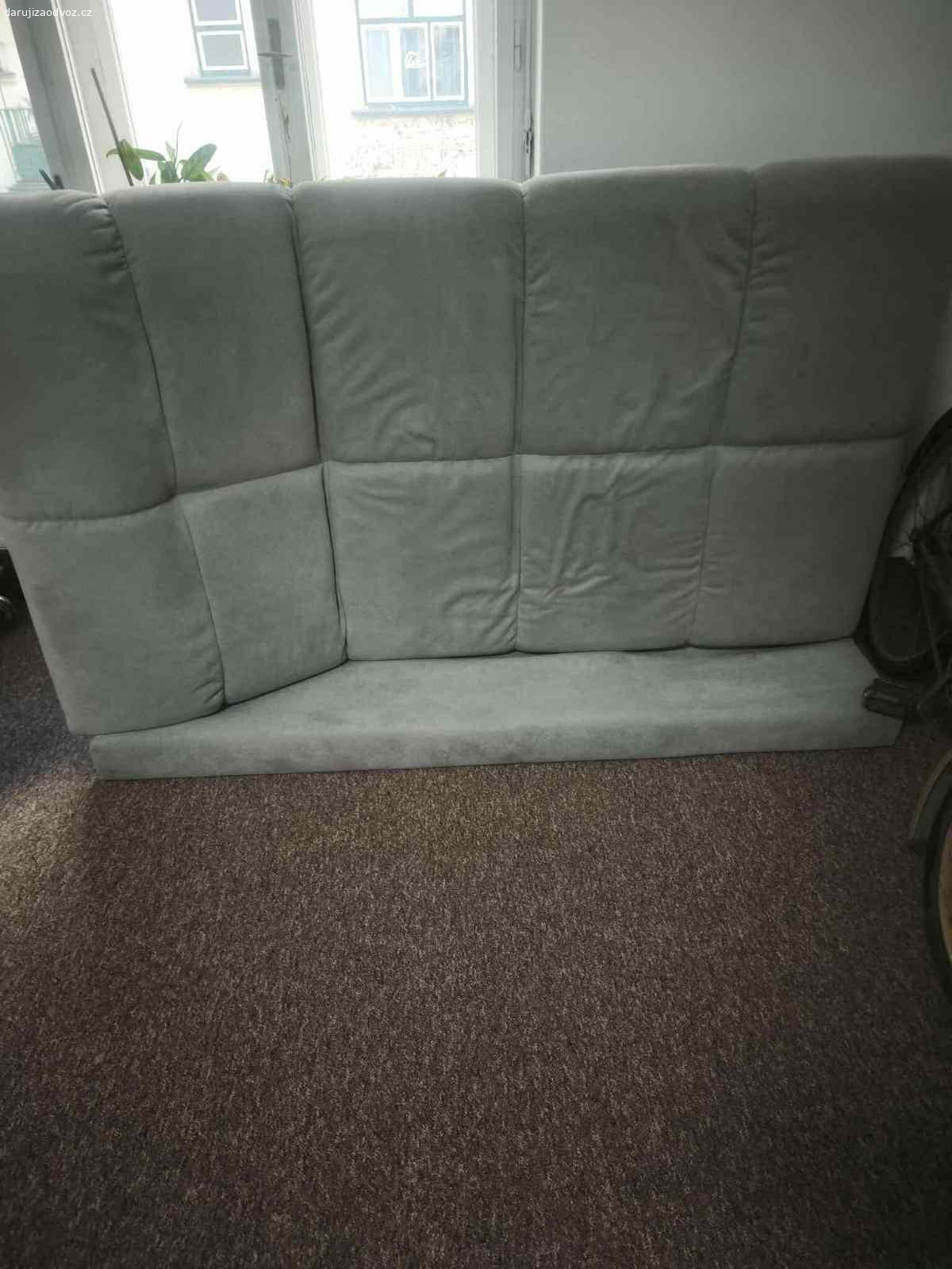 daruji pohovku. velka pohovka cca 2,7m x 1,6m