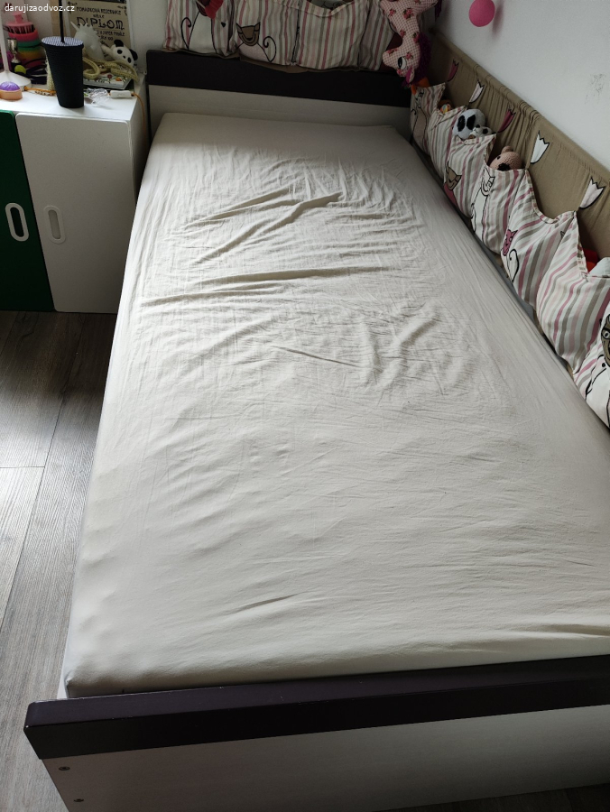Daruji postel 90x200