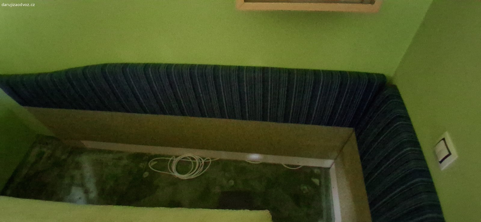 Daruji postel. Daruji postel s úložným prostorem, odvoz nutný do dvou hodin, jinak to jde do SD.