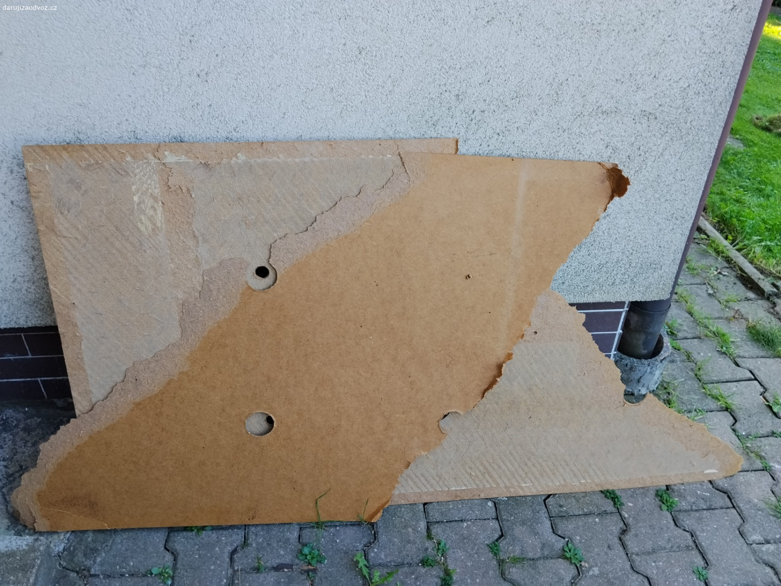daruji prkna. daruji prkna na spálení na zimu