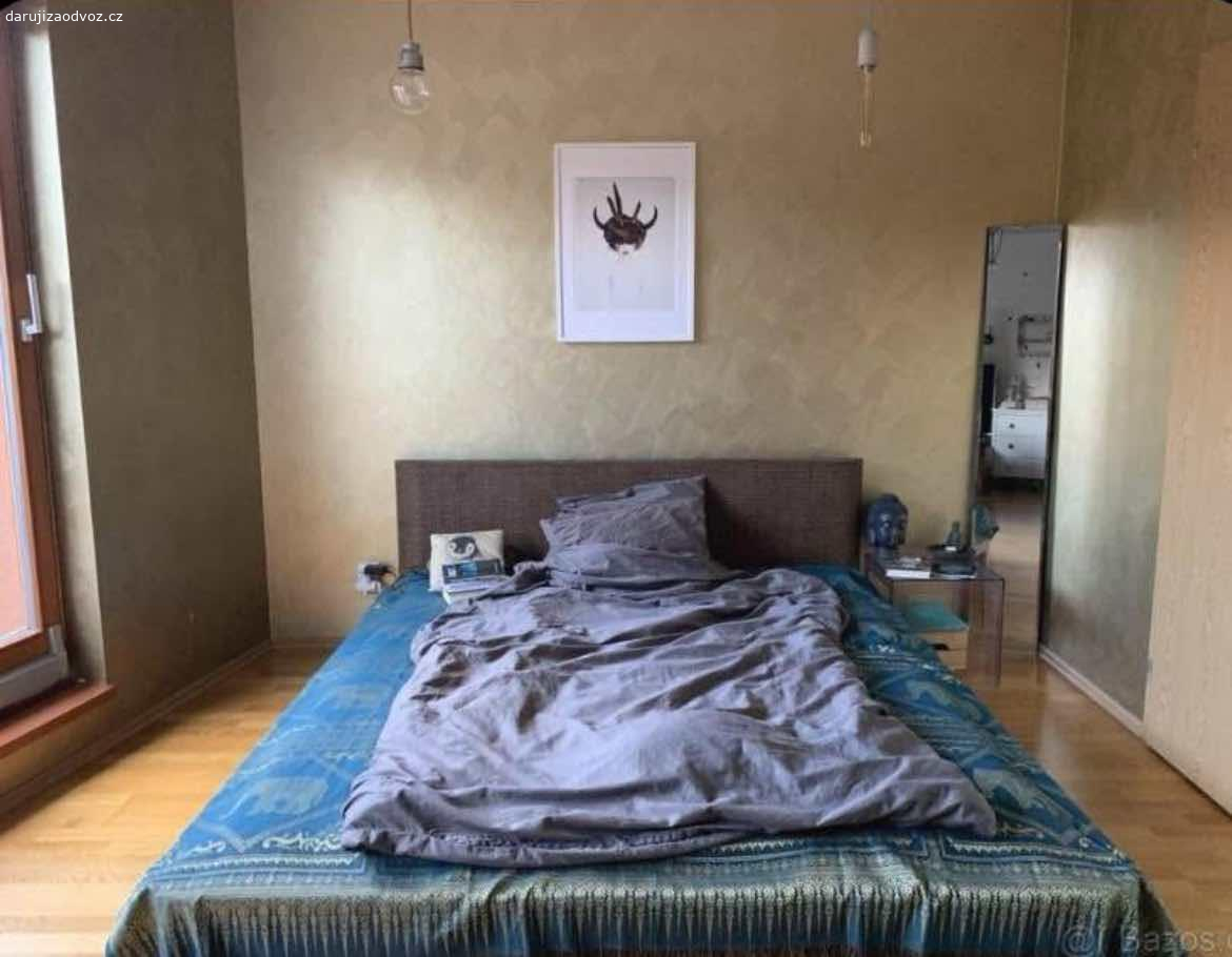 Daruji ratanovou postel. Daruji za odvoz 
Ratanová postel i s rámem 180x200, matrace pasuje 160x200, postel je velmi bytelná - po rámu se dá chodit. 
Daruji včetně roštů - BEZ MATRACE
Barva je místy oloupaná, lze přetřít. 
Připravena k odvozu - 4 větší části a 2x rošty
Kapsle na praní potěší, ale neni podmínkou. 

Praha 9 Střížkov