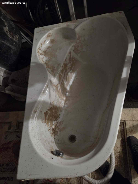 Daruji rohovou vanu za odvoz