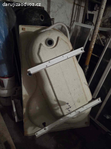 Daruji rohovou vanu za odvoz