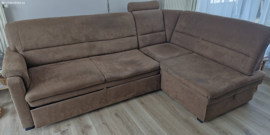 Daruji rohový rozkládací gauč s úložným prostorem