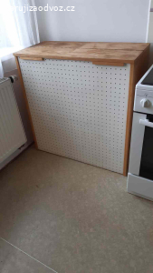 Daruji rozkládací postel.