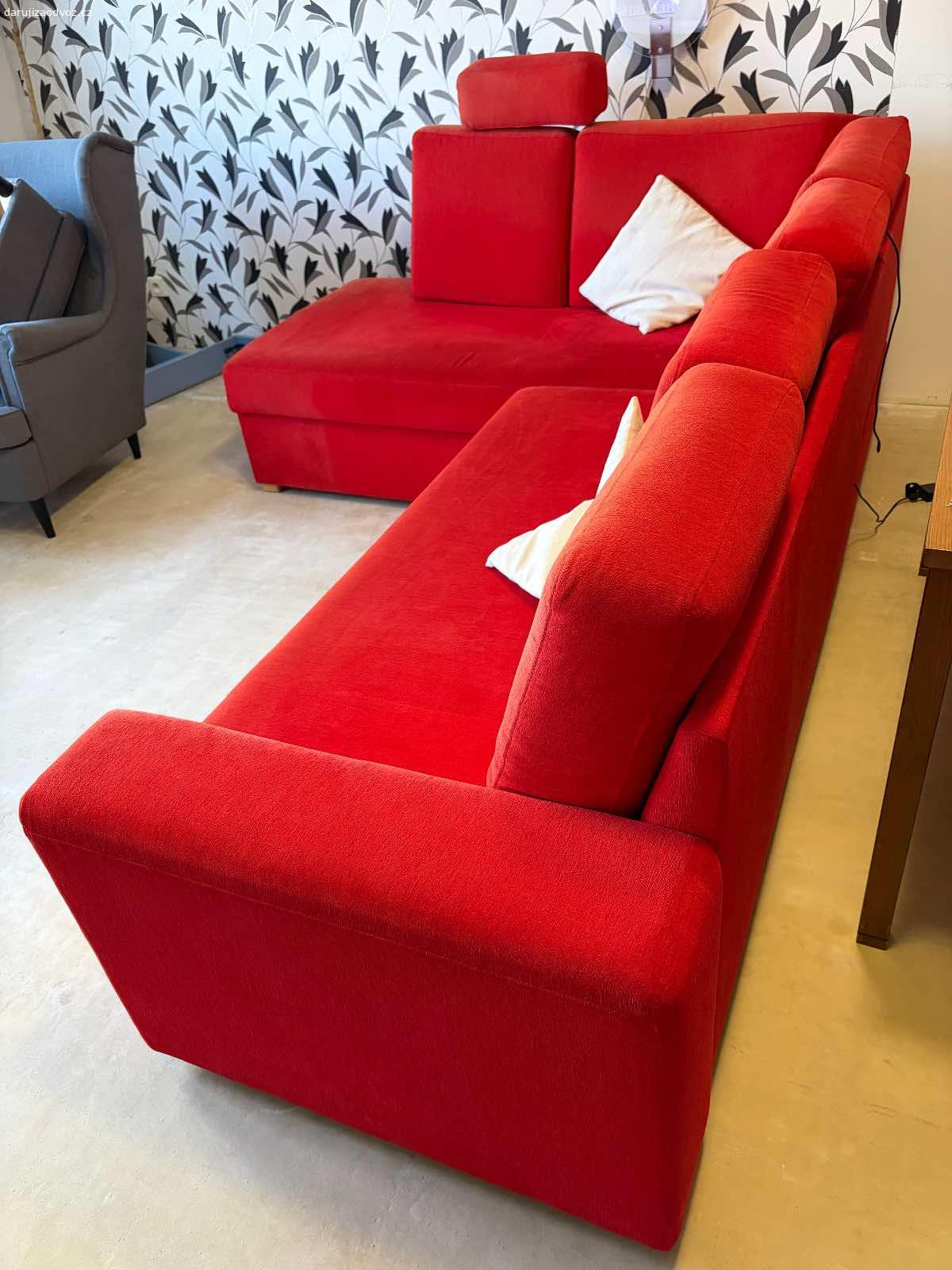 Daruji rozkládací sedací soupravu. Rozkládací sedací souprava s úložným prostorem, rozměr 250 x 280 cm. Výborný stav, naprosto funkční, nepoškozená, darujeme z důvodu rekonstrukce.