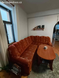 Daruji rozkládací sedačku s úložným prostorem.