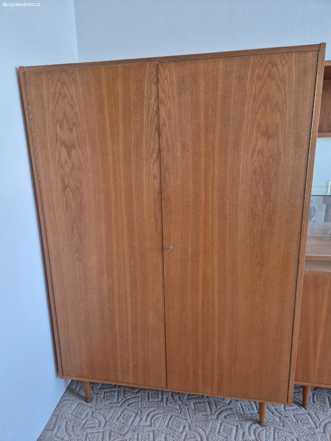Daruji ŠATNÍ SKŘÍŇ, HORNÍ A DOLNÍ SKŘÍŇKA