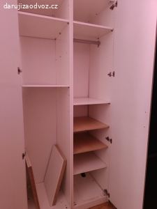 Darují šatní skříň IKEA