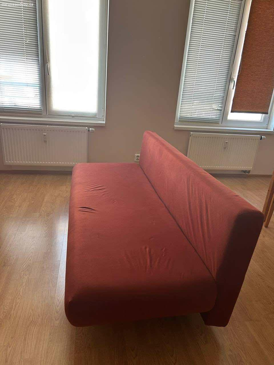 Daruji sedačku a dvě matrace za odvoz. Praha 10, Kamelova 
Za odvoz