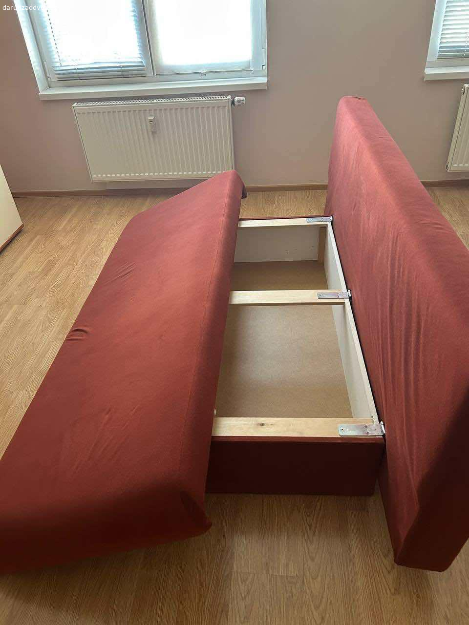 Daruji sedačku a dvě matrace za odvoz. Praha 10, Kamelova 
Za odvoz