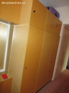 Daruji sektorové skříně a skříňky za odvoz