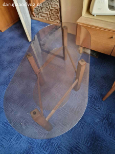 Daruji skleněný konferenční stolek