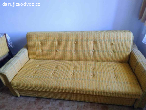 Daruji skříň a rozkládací gauč.