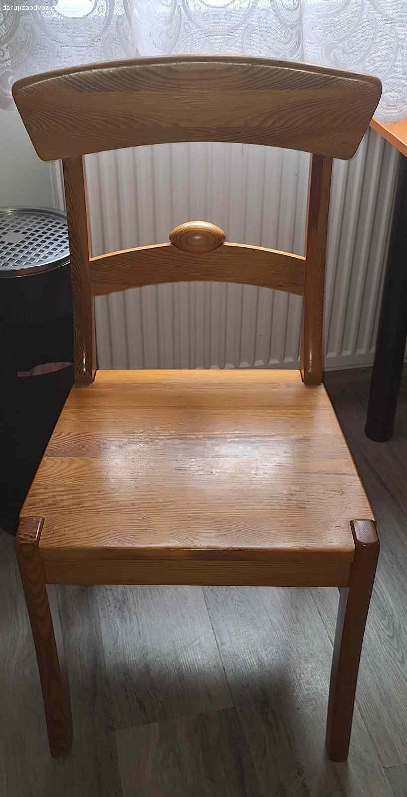 Daruji skříň,stůl a dvě židle. Daruji skříň,stůl a dvě židle,v zachovalém stavu.
K vyzvednutí možné  od.22.9.Jsem samoživitelka s roční holčičkou,takže pokud za nabytek koupíte dceři třeba jeden balik plenek,budu ráda,ovšem není to podminkou...